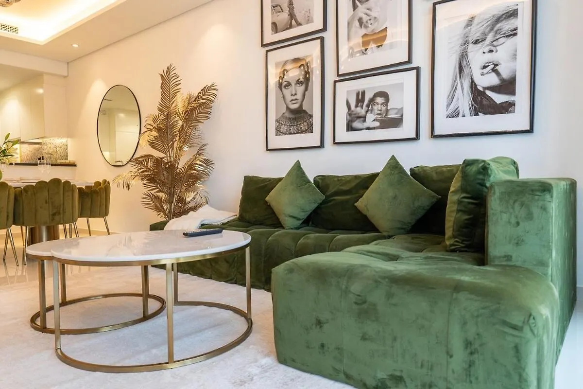 Fantastic 2 Bed That Sleeps 4 Apartment Dubai