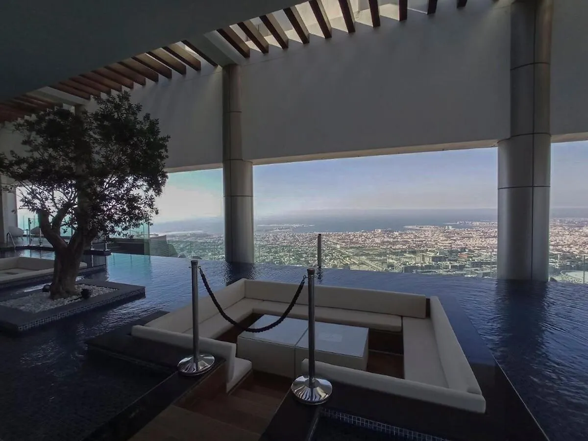 Fantastic 2 Bed That Sleeps 4 Apartment Dubai
