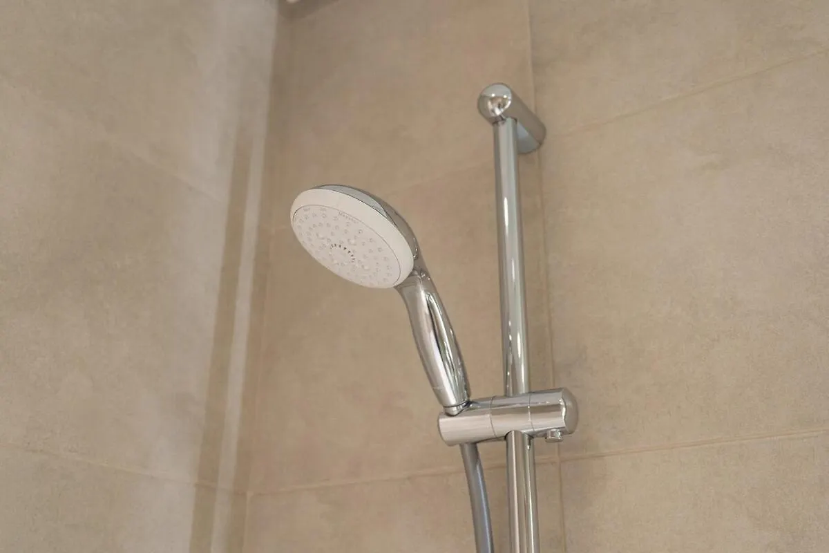 Fantastic 2 Bed That Sleeps 4 Apartment Dubai
